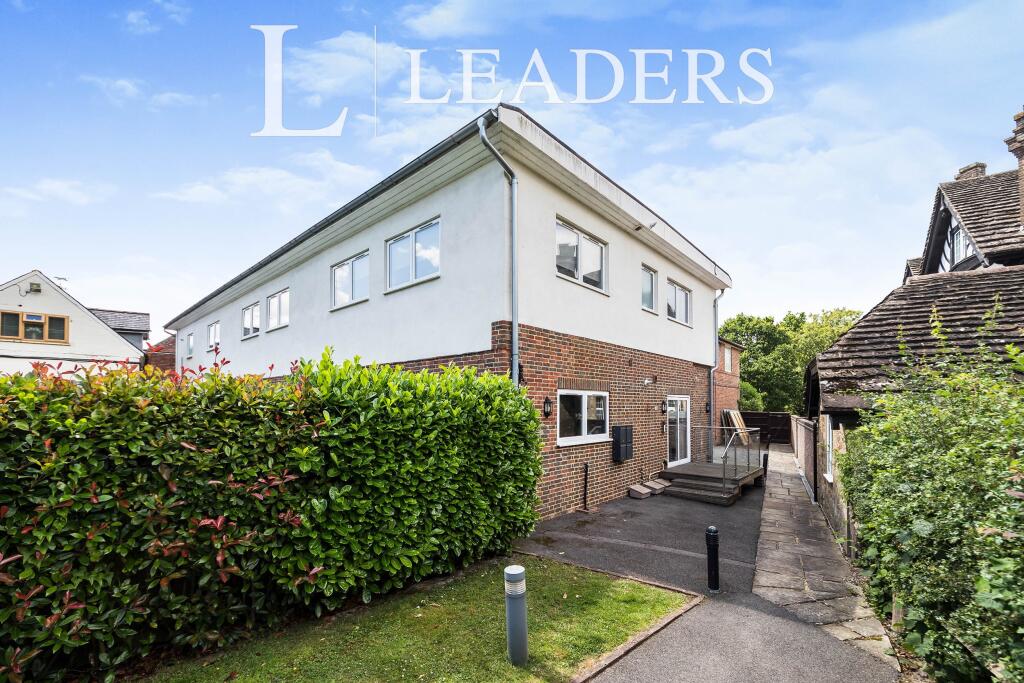 2 bed 1st Floor Flat for rent in East Grinstead. From Leaders - East Grinstead