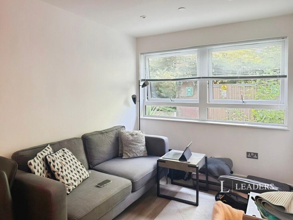1 bed 1st Floor Flat for rent in East Grinstead. From Leaders - East Grinstead 1 bed 1st Floor Flat for rent in East Grinstead. From Leaders - East Grinstead