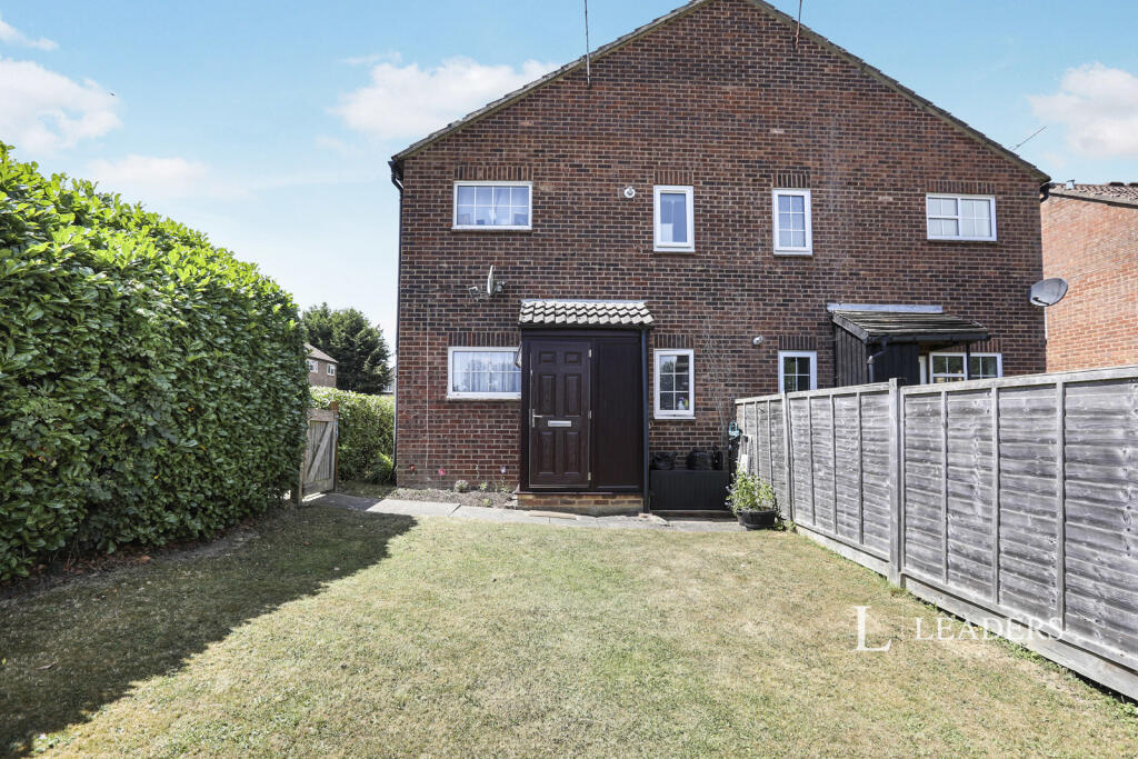 1 bed Semi Detached for rent in East Grinstead. From Leaders - East Grinstead