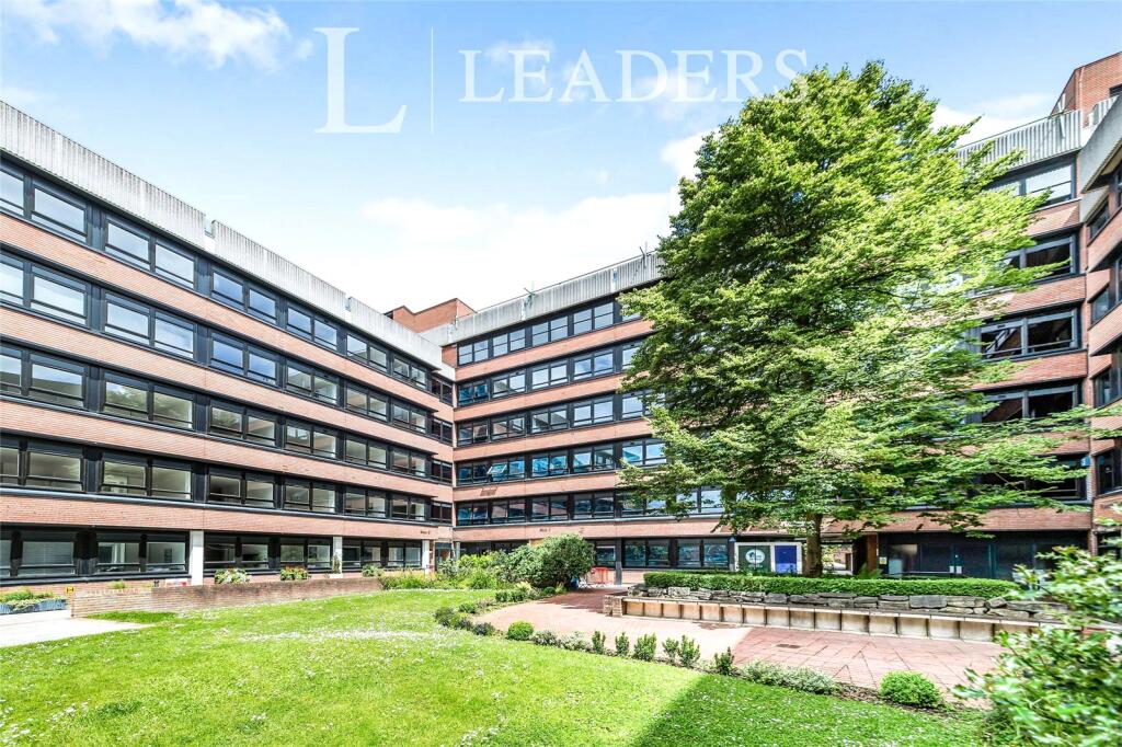 1 bed 1st Floor Flat for rent in East Grinstead. From Leaders - East Grinstead 1 bed 1st Floor Flat for rent in East Grinstead. From Leaders - East Grinstead