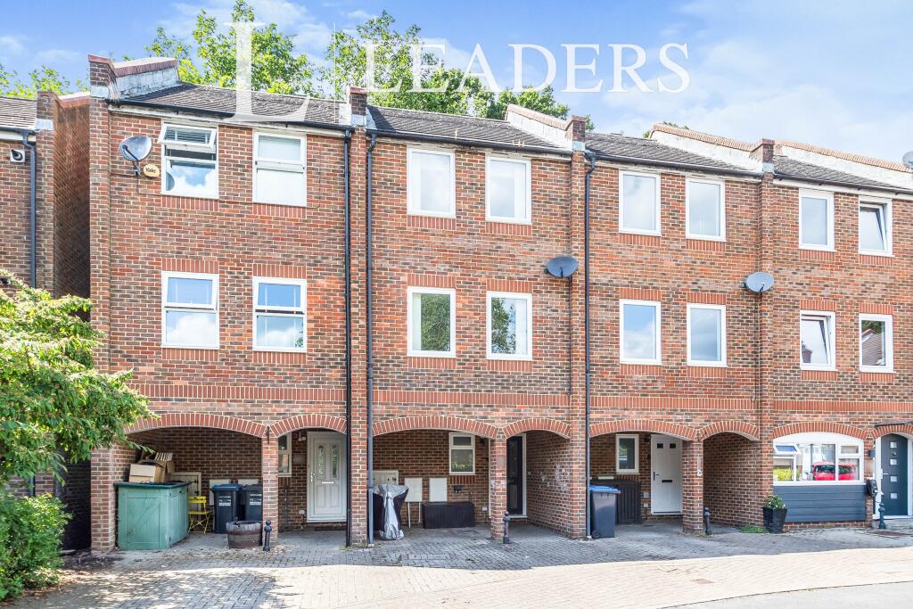 3 bed Detached for rent in East Grinstead. From Leaders - East Grinstead 3 bed Detached for rent in East Grinstead. From Leaders - East Grinstead
