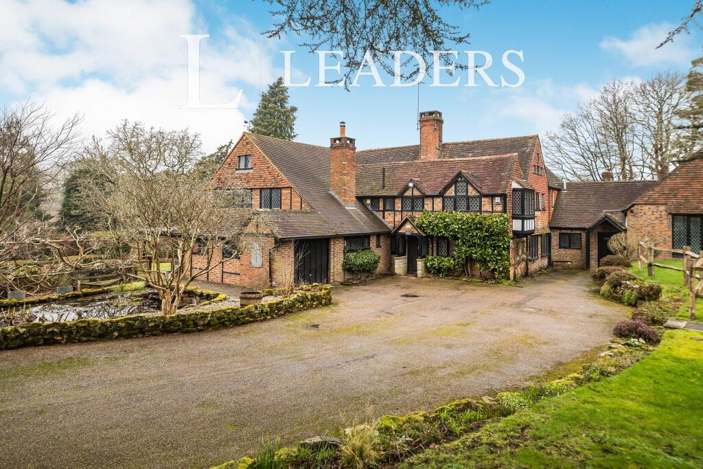 5 bed Semi Detached for rent in Furnace Wood. From Leaders - East Grinstead