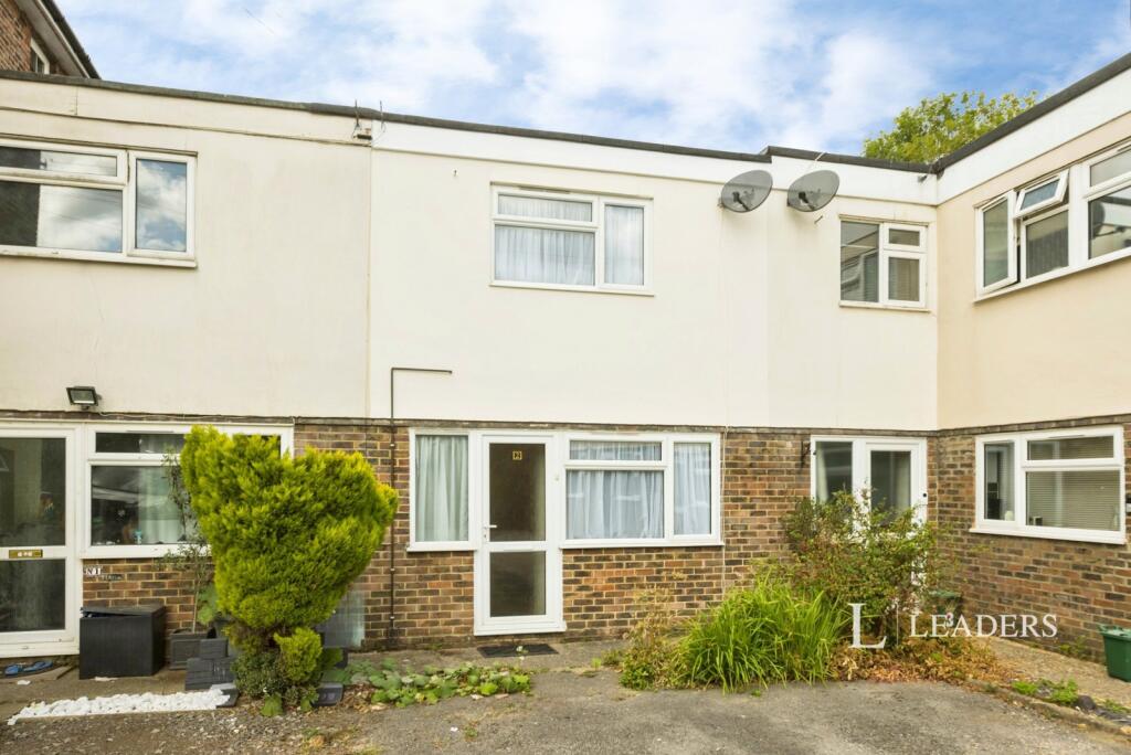 2 bed Mid Terraced House for rent in East Grinstead. From Leaders - East Grinstead 2 bed Mid Terraced House for rent in East Grinstead. From Leaders - East Grinstead
