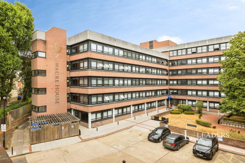 1 bed 1st Floor Flat for rent in East Grinstead. From Leaders - East Grinstead