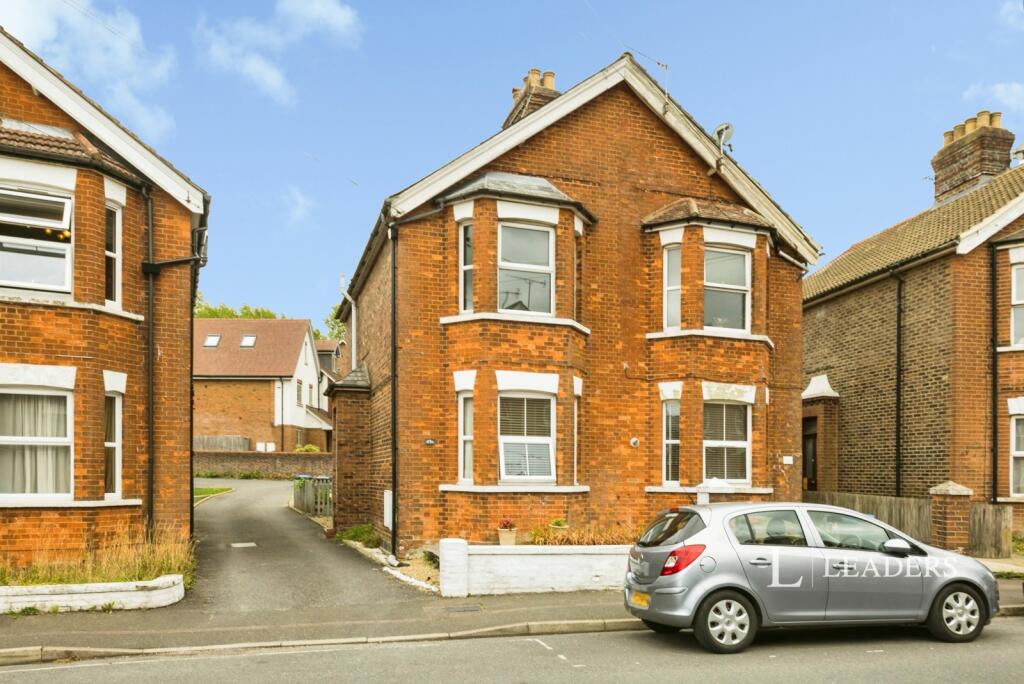 1 bed 1st Floor Flat for rent in East Grinstead. From Leaders - East Grinstead 1 bed 1st Floor Flat for rent in East Grinstead. From Leaders - East Grinstead