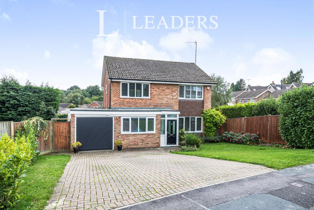 4 bed Detached for rent in East Grinstead. From Leaders - East Grinstead 4 bed Detached for rent in East Grinstead. From Leaders - East Grinstead