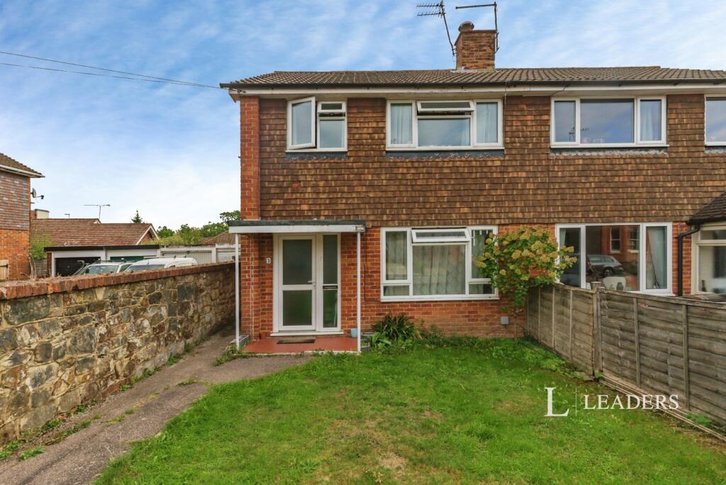 3 bed Semi Detached for rent in East Grinstead. From Leaders - East Grinstead 3 bed Semi Detached for rent in East Grinstead. From Leaders - East Grinstead