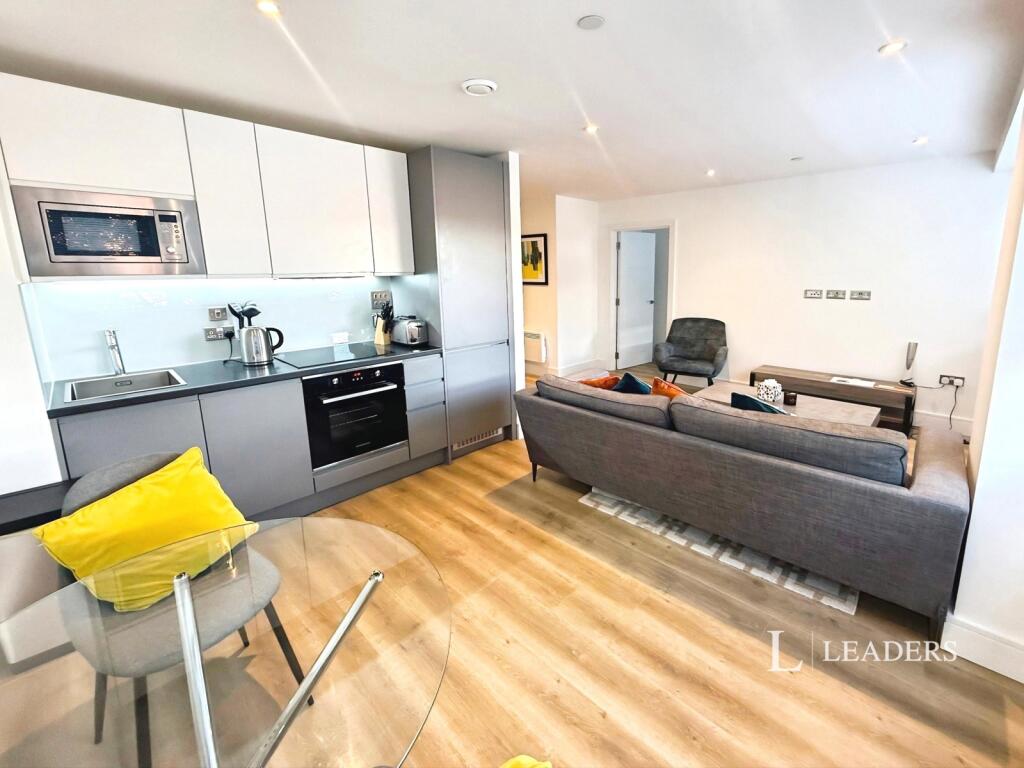 1 bed 1st Floor Flat for rent in East Grinstead. From Leaders - East Grinstead
