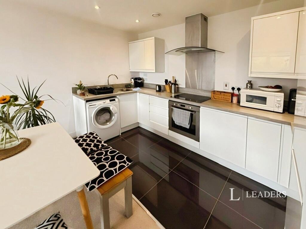 2 bed 1st Floor Flat for rent in East Grinstead. From Leaders - East Grinstead 2 bed 1st Floor Flat for rent in East Grinstead. From Leaders - East Grinstead