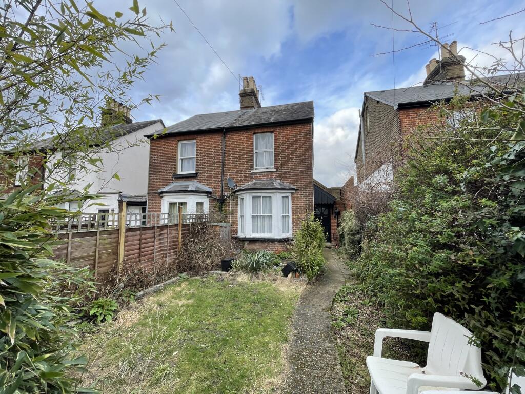 3 bed Semi-Detached House for rent in Epsom. From Leaders - Epsom