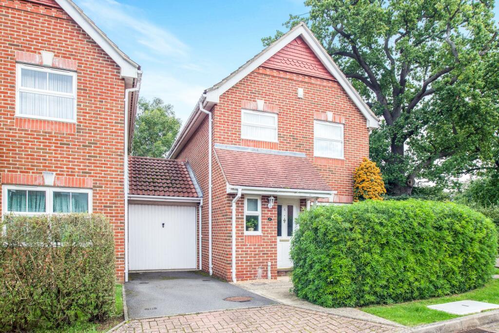 3 bed Detached House for rent in Epsom. From Leaders - Epsom