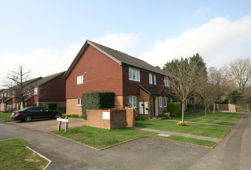 1 bed Apartment for rent in Pachesham Park. From Leaders - Epsom