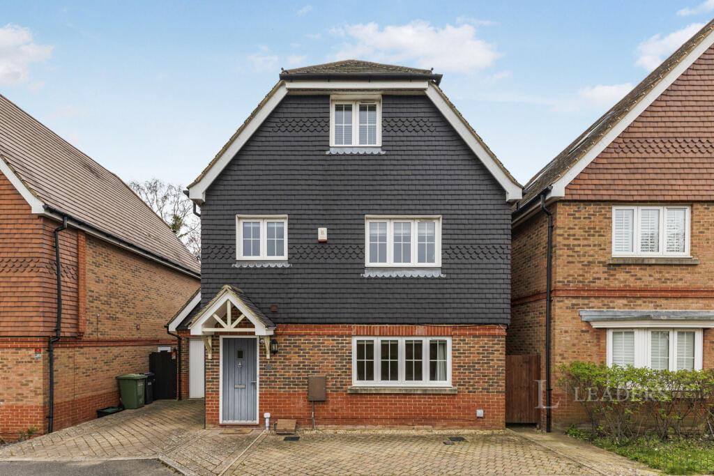 5 bed Detached for rent in Nork. From Leaders Sales - Epsom 5 bed Detached for rent in Nork. From Leaders Sales - Epsom