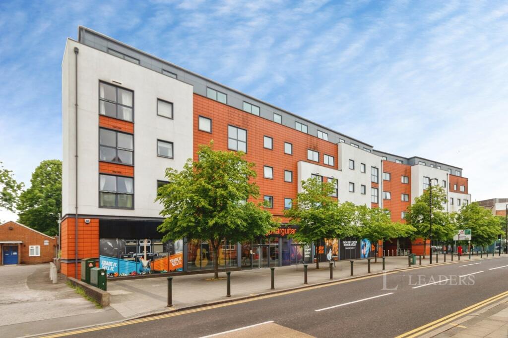 1 bed 1st Floor Flat for rent in Epsom Downs. From Leaders Sales - Epsom