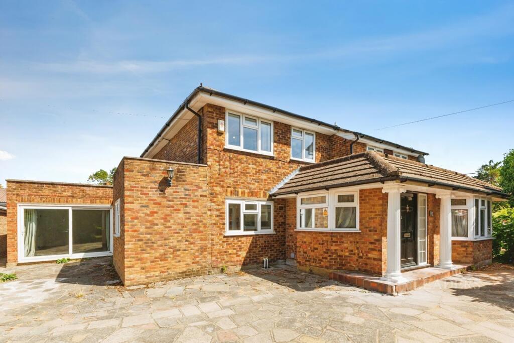 4 bed Detached for rent in Langley Vale. From Leaders Sales - Epsom 4 bed Detached for rent in Langley Vale. From Leaders Sales - Epsom