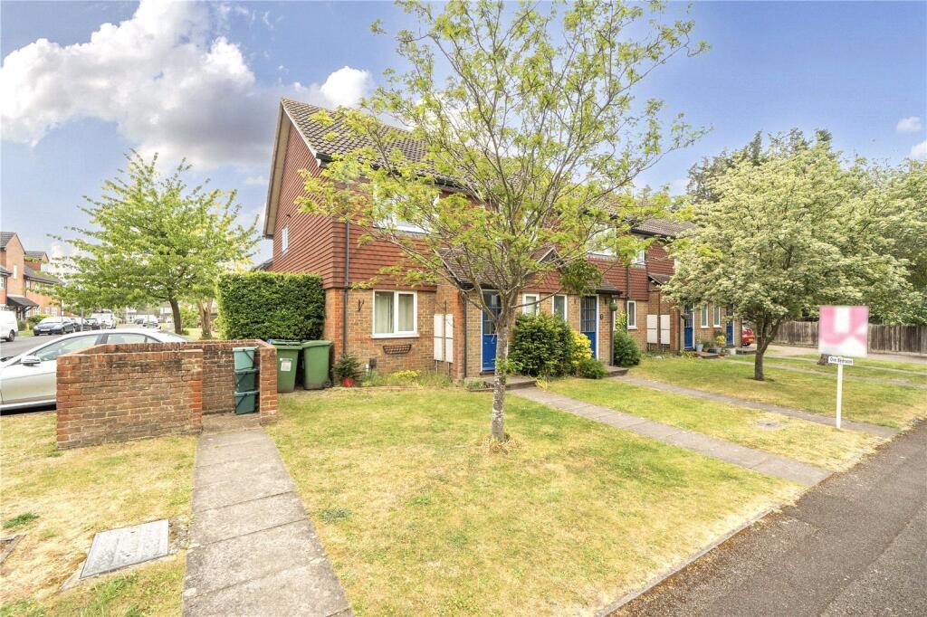 1 bed 1st Floor Flat for rent in Pachesham Park. From Leaders Sales - Epsom