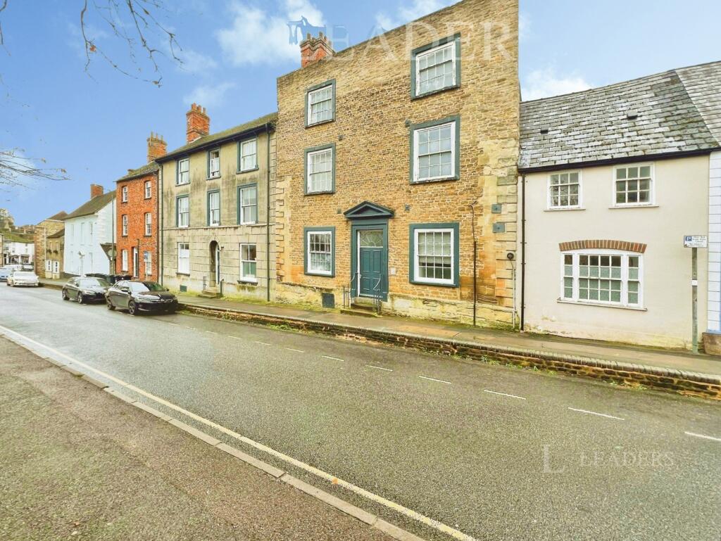 2 bed 1st Floor Flat for rent in Faringdon. From Leaders - Faringdon