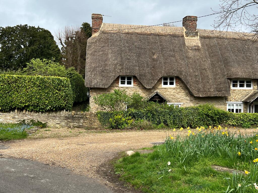 2 bed Detached for rent in Buckland. From Leaders - Faringdon