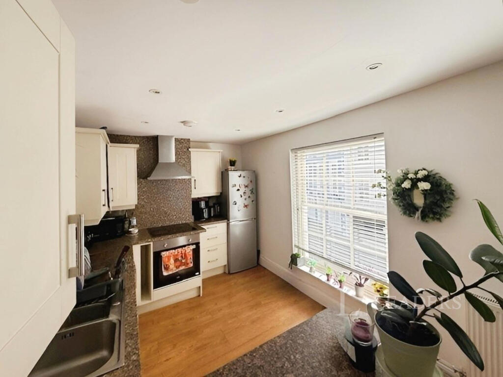2 bed 1st Floor Flat for rent in Faringdon. From Leaders - Faringdon