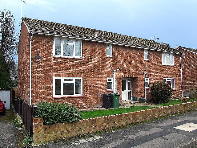 2 bed 1st Floor Flat for rent in Faringdon. From Leaders - Faringdon