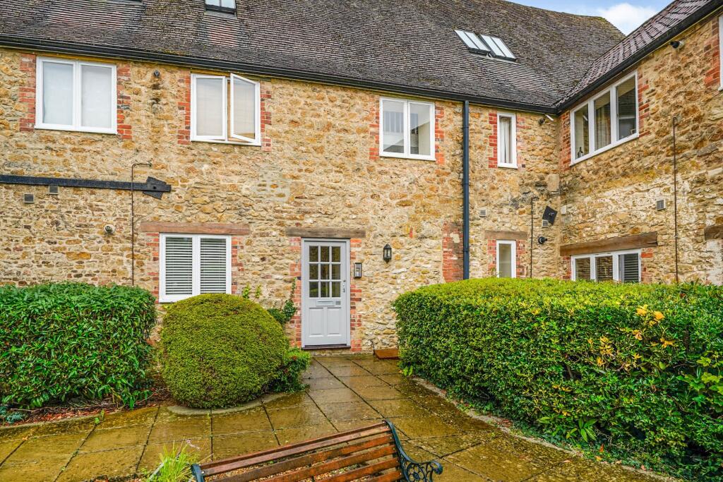 2 bed 1st Floor Flat for rent in Faringdon. From Leaders - Faringdon