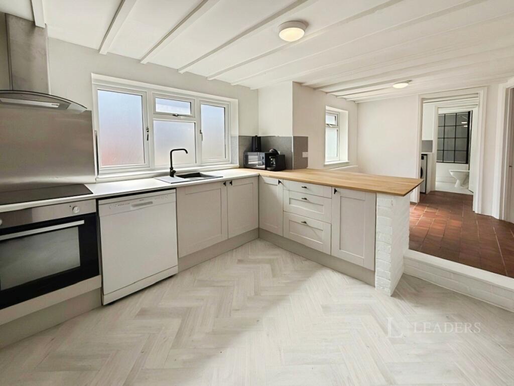 2 bed 1st Floor Flat for rent in Faringdon. From Leaders - Faringdon