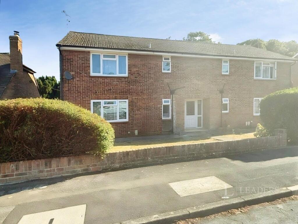 2 bed 1st Floor Flat for rent in Faringdon. From Leaders - Faringdon