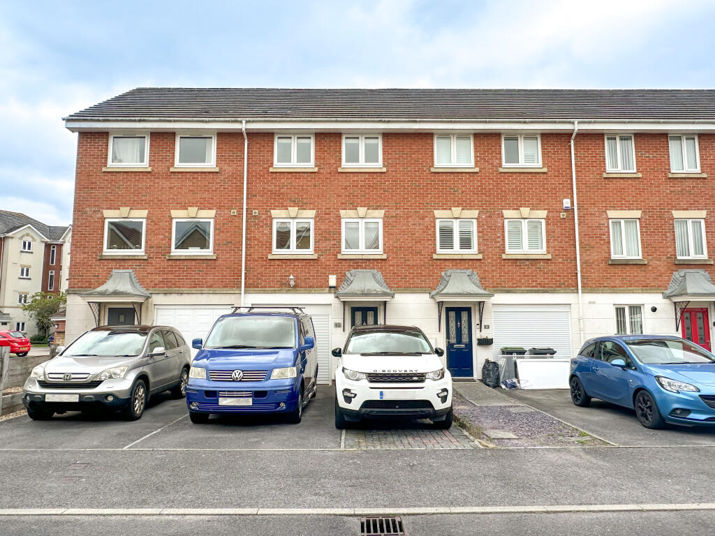 3 bed Town House for rent in Gosport. From Leaders - Gosport