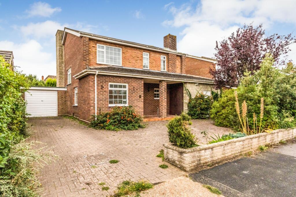 4 bed Detached House for rent in Gosport. From Leaders - Gosport