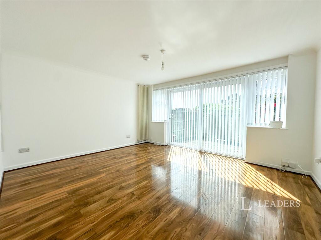 3 bed Mid Terraced House for rent in Gosport. From Leaders - Gosport