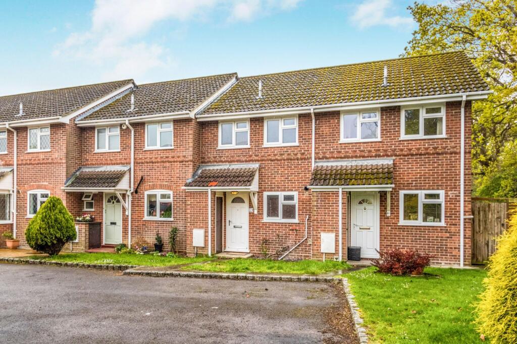 2 bed Detached for rent in Peel Common. From Leaders - Gosport