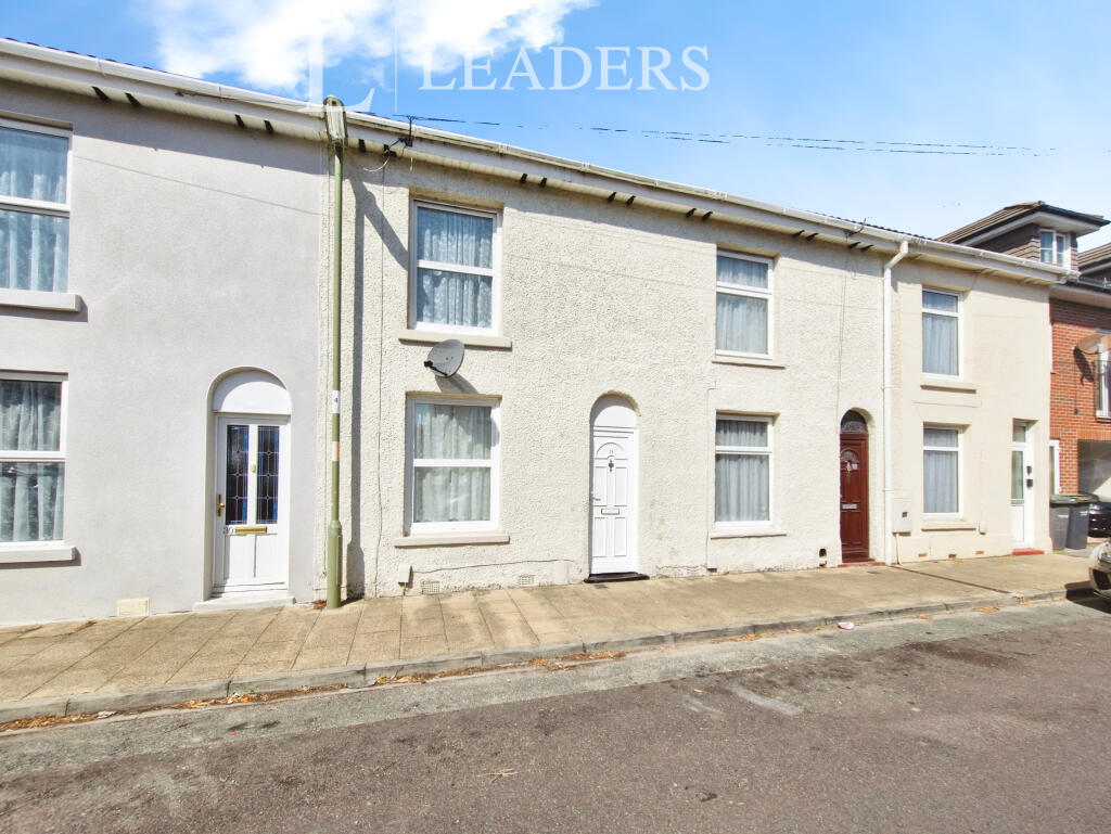 3 bed Mid Terraced House for rent in Gosport. From Leaders - Gosport