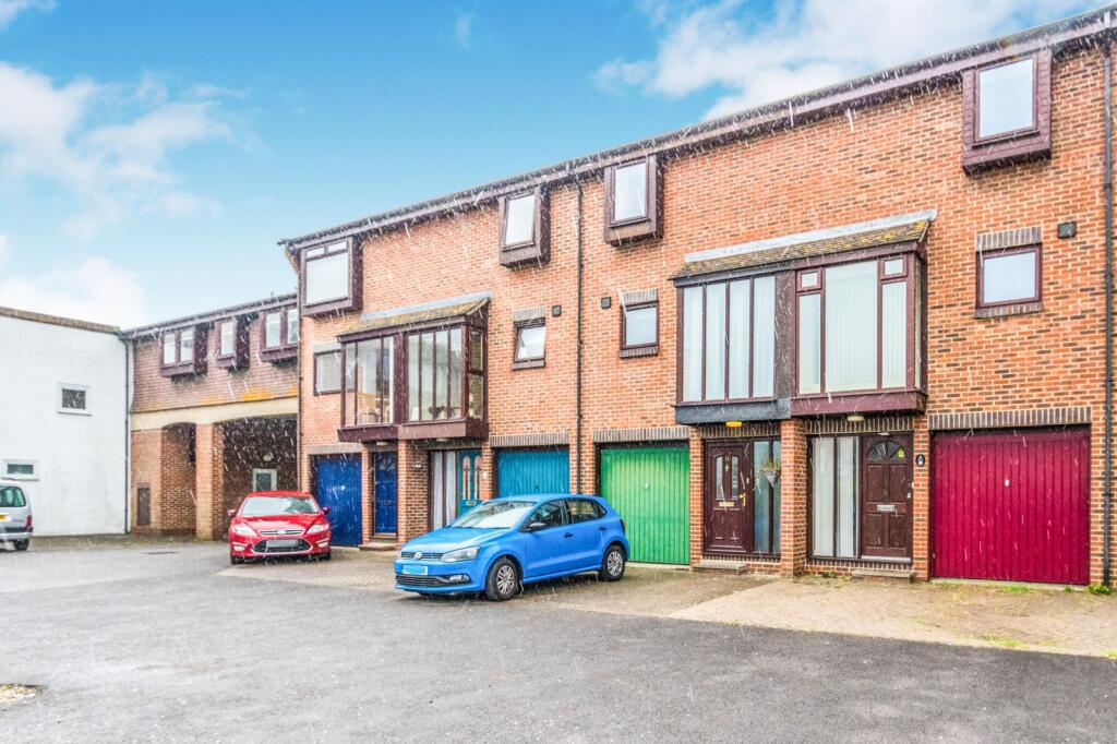 3 bed Detached for rent in Gosport. From Leaders - Gosport 3 bed Detached for rent in Gosport. From Leaders - Gosport