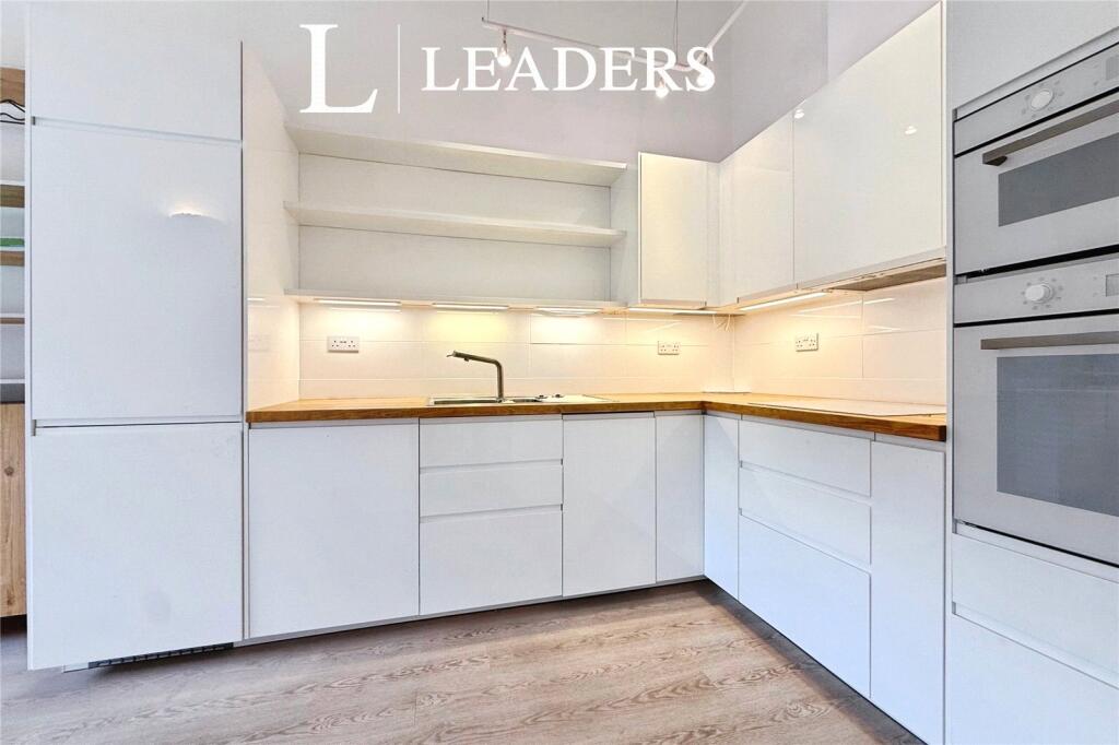 2 bed 1st Floor Flat for rent in Gosport. From Leaders - Gosport