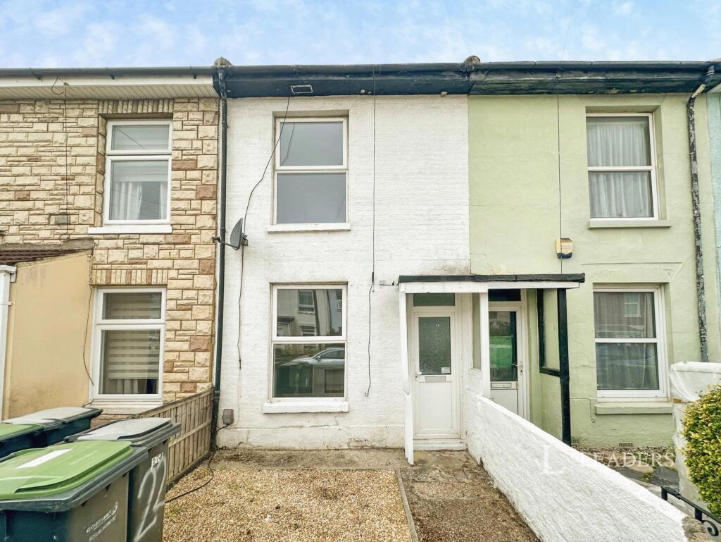 2 bed Mid Terraced House for rent in Gosport. From Leaders - Gosport