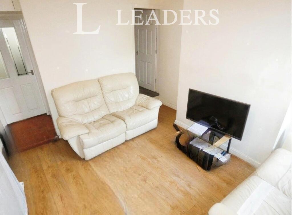 4 bed Mid Terraced House for rent in Keele. From Leaders - Hartshill