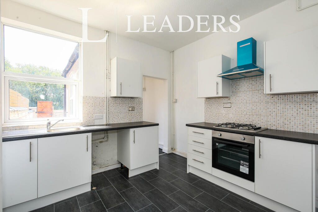 2 bed Mid Terraced House for rent in Hanchurch. From Leaders Lettings - Hartshill