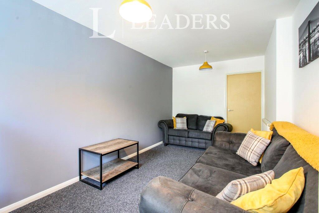 4 bed Town House for rent in Stoke-on-Trent. From Leaders Lettings - Hartshill