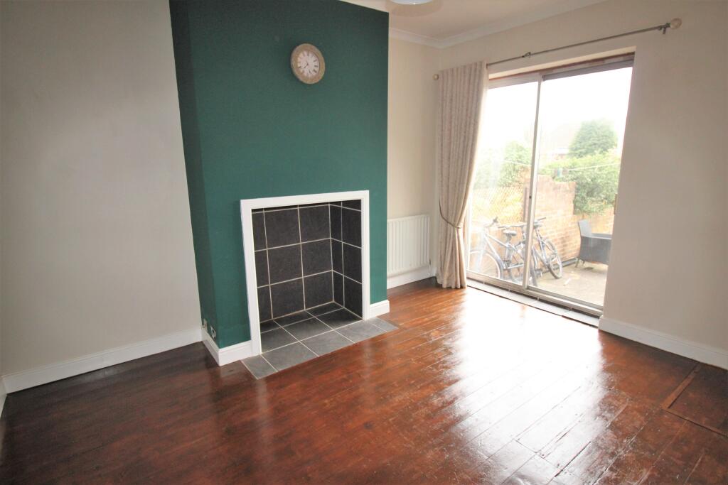 3 bed Mid Terraced House for rent in Stoke-on-Trent. From Leaders Lettings - Hartshill