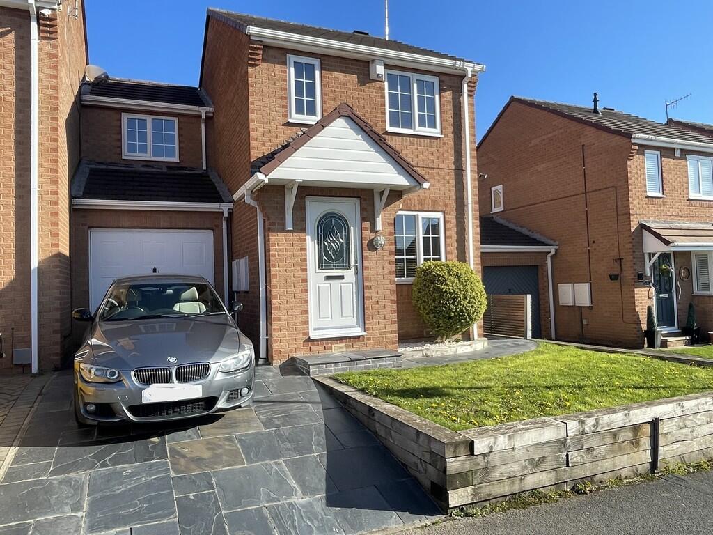 3 bed Link detached for rent in Hemingfield. From Butcher Residential Ltd - Penistone