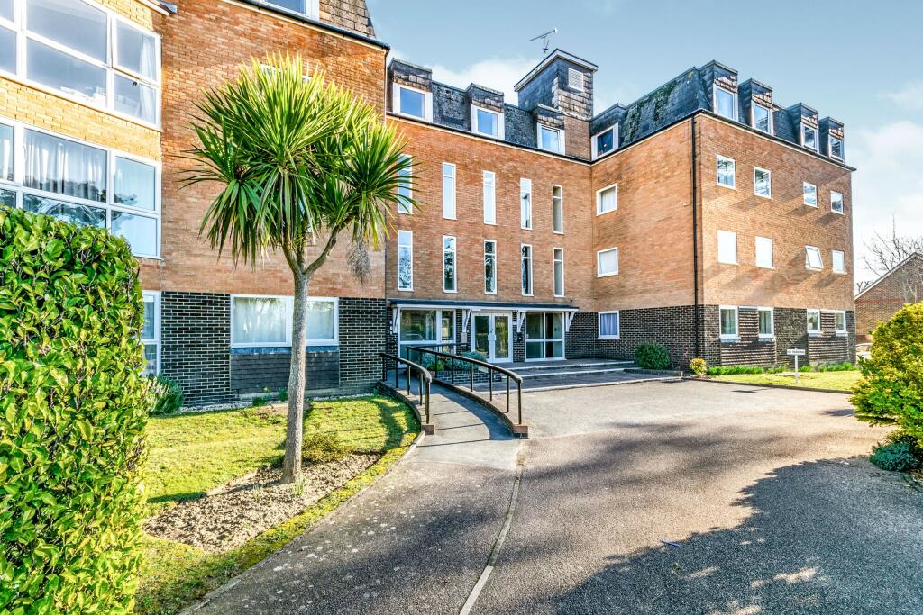 1 bed Flat for rent in Tower Hill. From Leaders - Horsham
