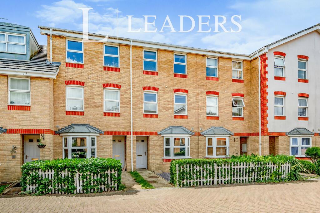 3 bed Mid Terraced House for rent in Tower Hill. From Leaders - Horsham