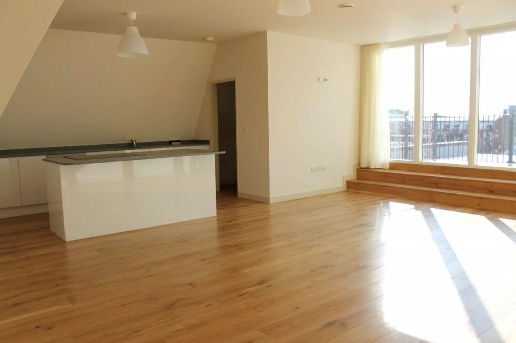 3 bed Apartment for rent in Horsham. From Leaders Lettings - Horsham