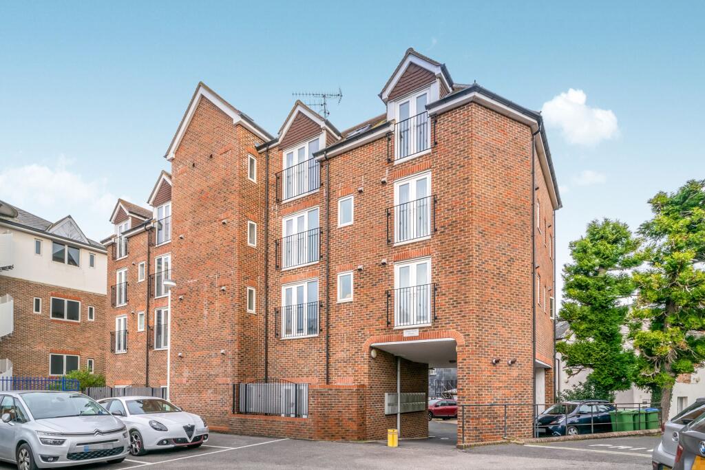 0 bed Studio for rent in Horsham. From Leaders Sales - Horsham