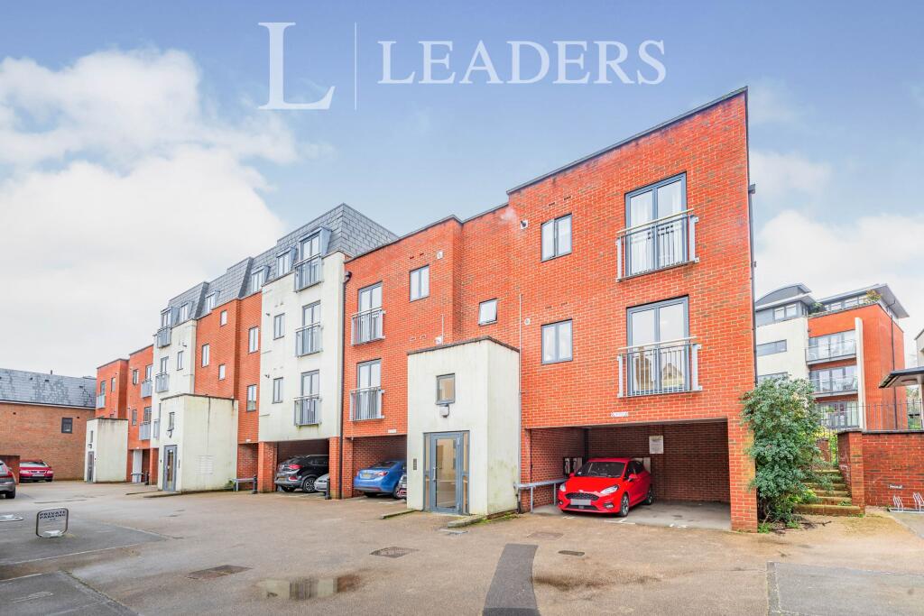 2 bed 1st Floor Flat for rent in Horsham. From Leaders Sales - Horsham
