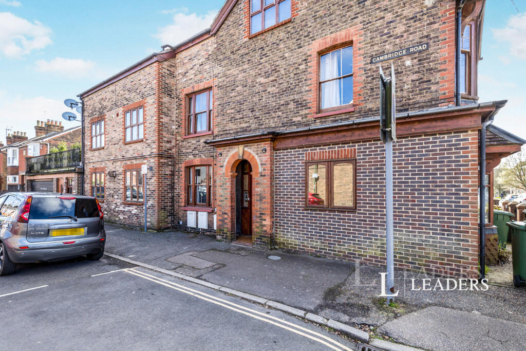 2 bed 1st Floor Flat for rent in Tower Hill. From Leaders Sales - Horsham 2 bed 1st Floor Flat for rent in Tower Hill. From Leaders Sales - Horsham