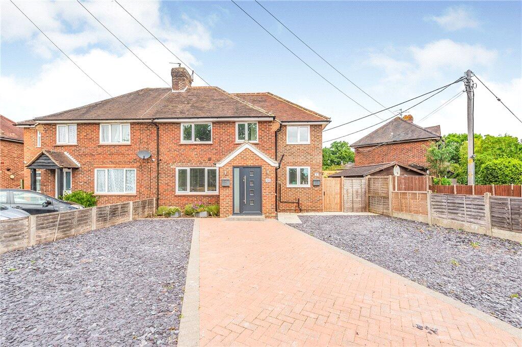 2 bed 1st Floor Flat for rent in Elmbridge Village. From Leaders Sales - Horsham
