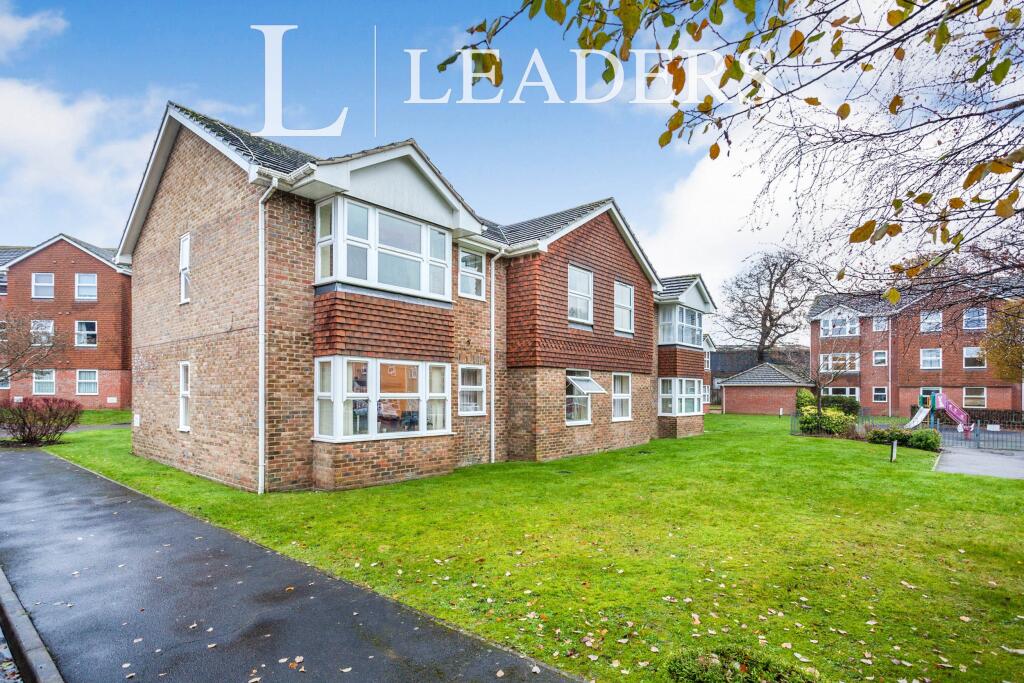 2 bed 1st Floor Flat for rent in Tower Hill. From Leaders Sales - Horsham