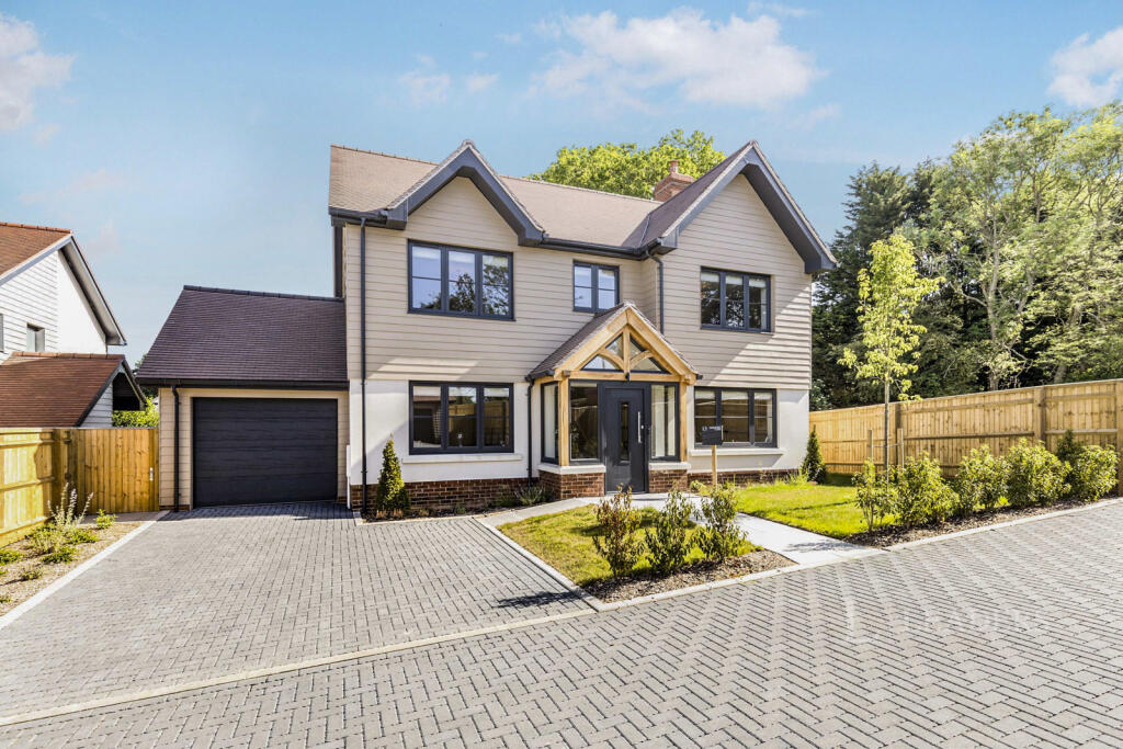 4 bed Detached for rent in Horsham. From Leaders Sales - Horsham 4 bed Detached for rent in Horsham. From Leaders Sales - Horsham