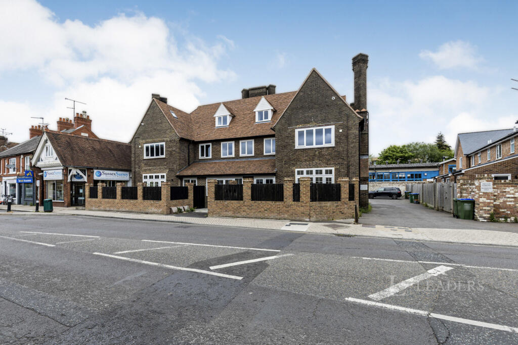 2 bed 1st Floor Flat for rent in Tower Hill. From Leaders Sales - Horsham 2 bed 1st Floor Flat for rent in Tower Hill. From Leaders Sales - Horsham